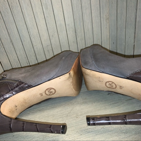 Michael Kors Gray Stiletto Suede & Patent Leather Heels 8M - Picture 8 of 11